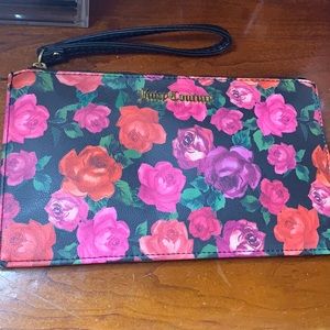 🔥Juicy Couture Envelope Wristlet with Roses